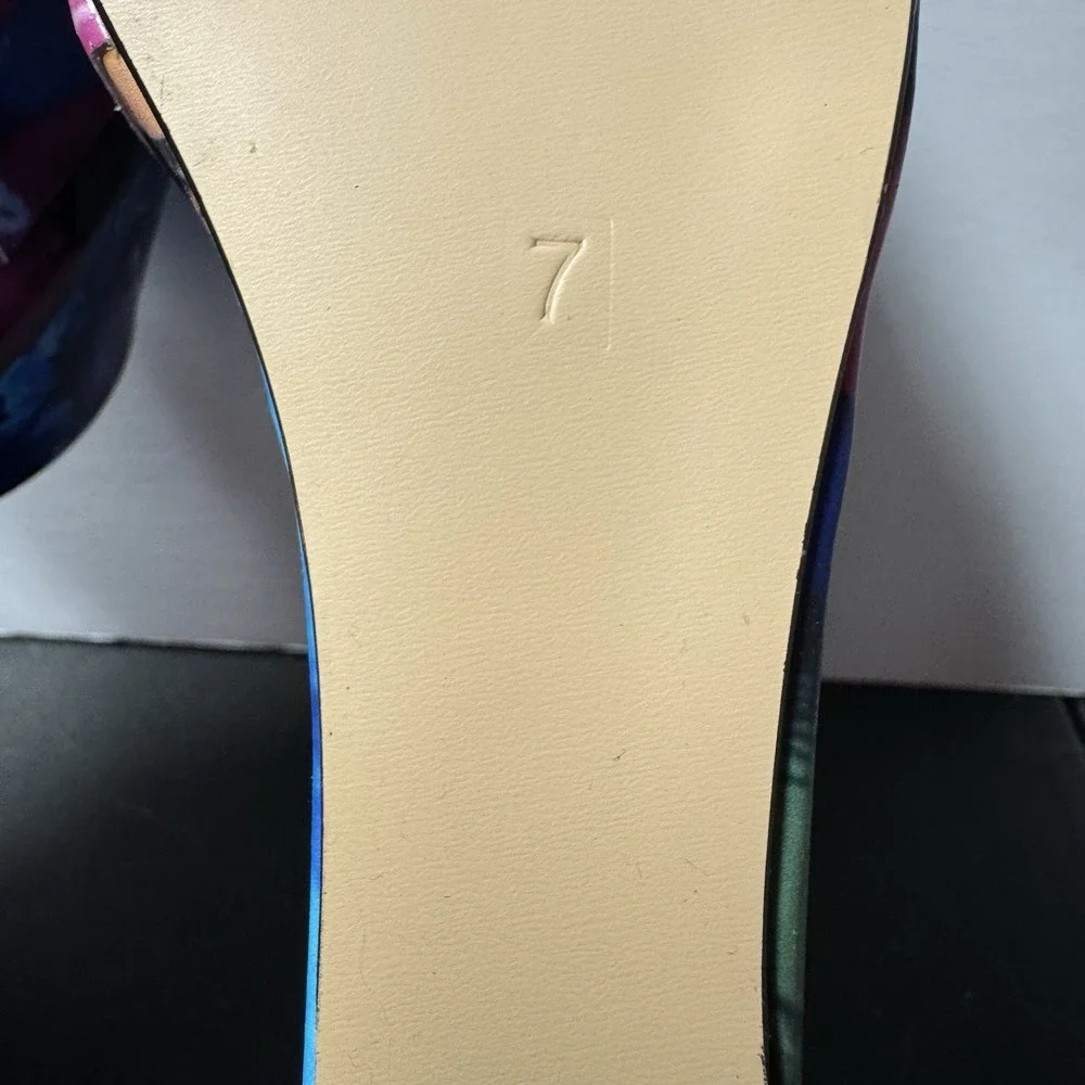 YDN‎ Platform Mules Peep Toes Abstract Design Size 7